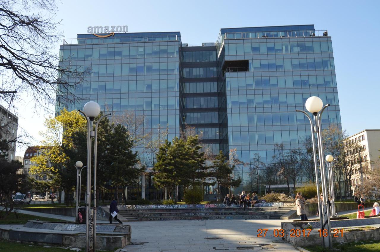 Vacation Apartment Up To 10 브라티슬라바 외부 사진